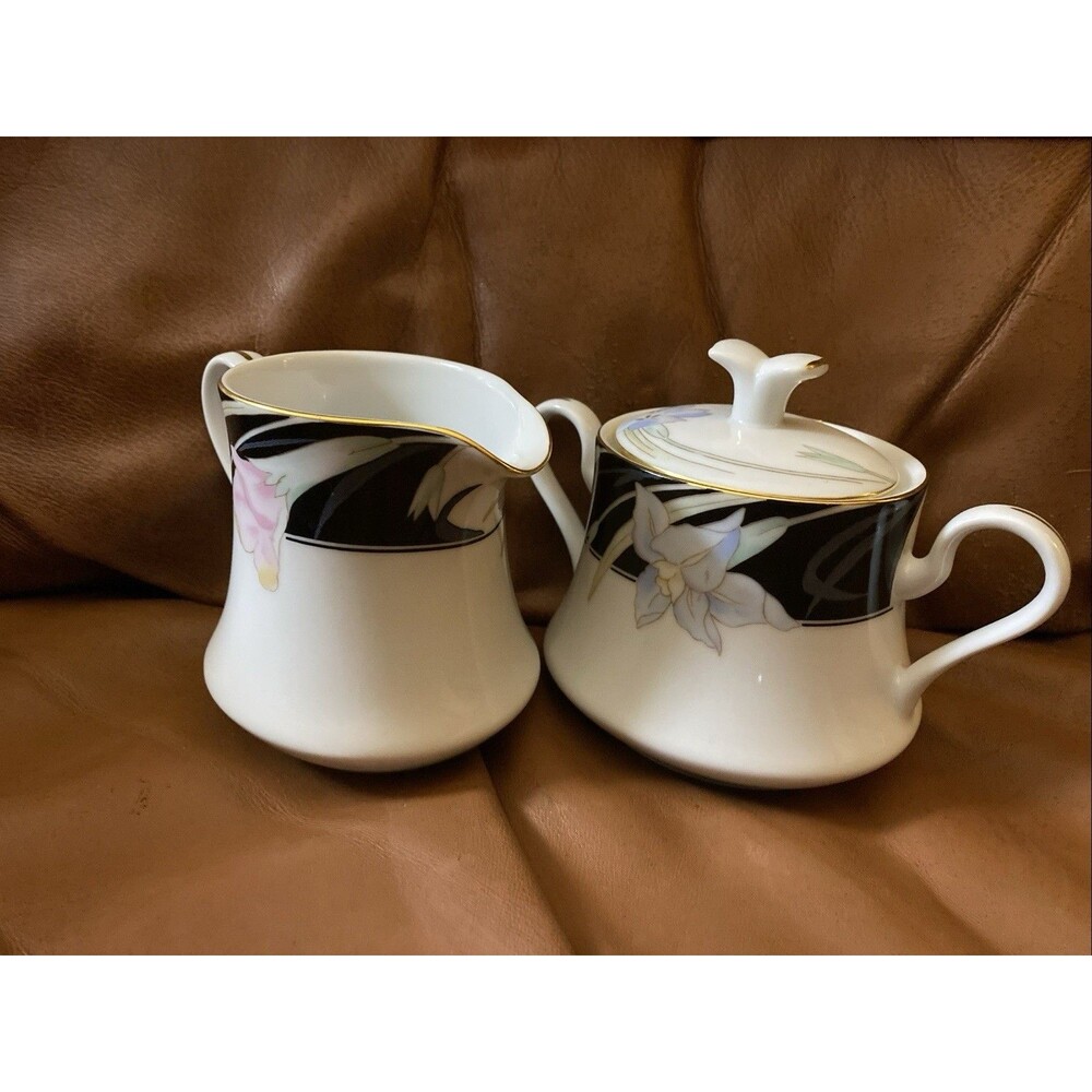 Vintage 80’s MIKASA CHARISMA Black Band with Flowers Creamer & Sugar Bowl & Lid